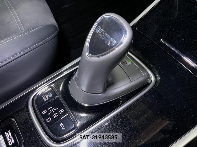Mitsubishi OUTLANDER PHEV 2019-09 8817401-15
