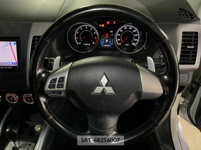 Mitsubishi OUTLANDER 2010-11 8817384-13