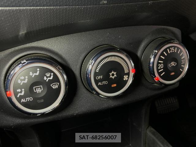 Mitsubishi OUTLANDER 2010-11 8817384-18