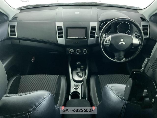 Mitsubishi OUTLANDER 2010-11 8817384-9