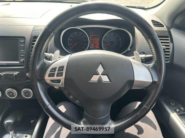Mitsubishi OUTLANDER 2008-02 8817734-18