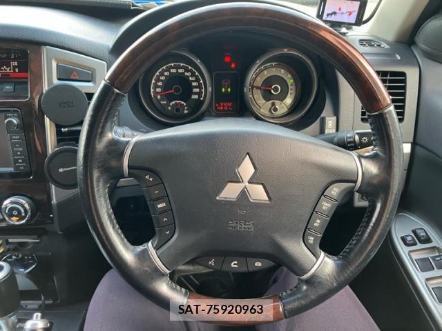 Mitsubishi PAJERO 2016-04 8814353-18