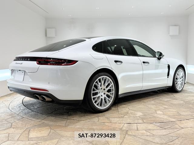 Porsche PANAMERA 2020-09 8812740-2