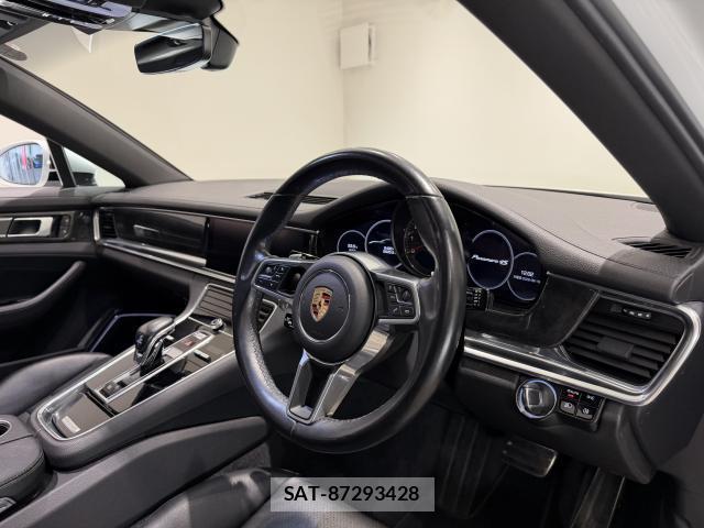 Porsche PANAMERA 2020-09 8812740-3