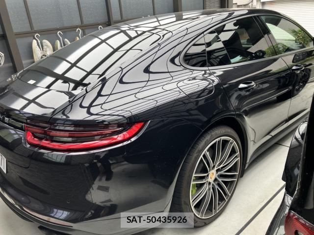 Porsche PANAMERA 2018-12 8815717-1