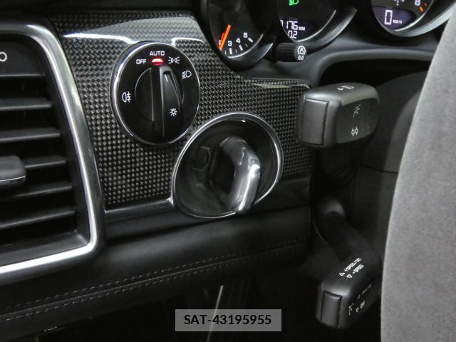Porsche PANAMERA 2013-10 8817276-11