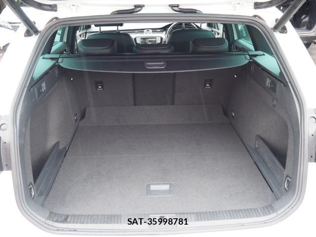 VolksWagen PASSAT VARIANT 2016-09 8816984-17