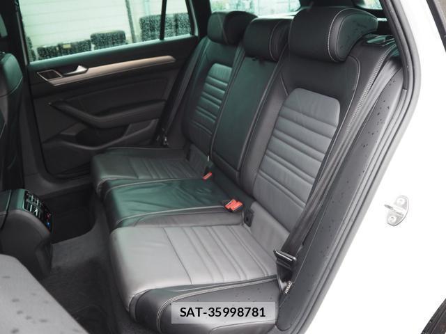 VolksWagen PASSAT VARIANT 2016-09 8816984-9