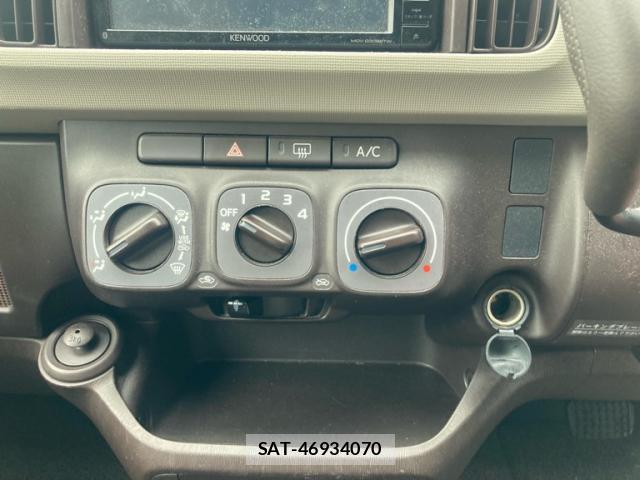 Toyota PASSO 2010-08 8812447-10