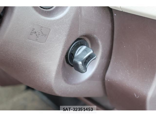 Toyota PASSO 2010-02 8817196-6