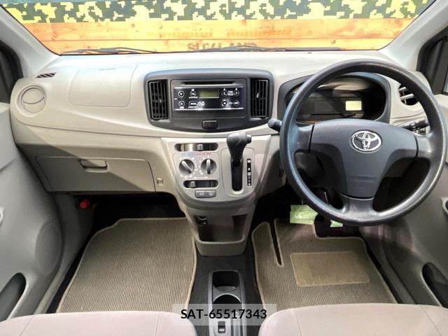 Toyota PIXIS EPOCH 2013-08 8814153-1