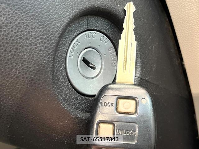 Toyota PIXIS EPOCH 2013-08 8814153-3