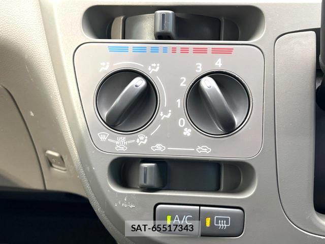 Toyota PIXIS EPOCH 2013-08 8814153-4