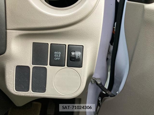 Toyota PIXIS EPOCH 2014-06 8817468-11