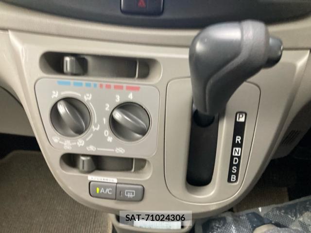 Toyota PIXIS EPOCH 2014-06 8817468-18