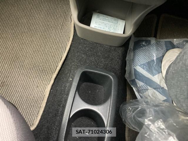 Toyota PIXIS EPOCH 2014-06 8817468-19