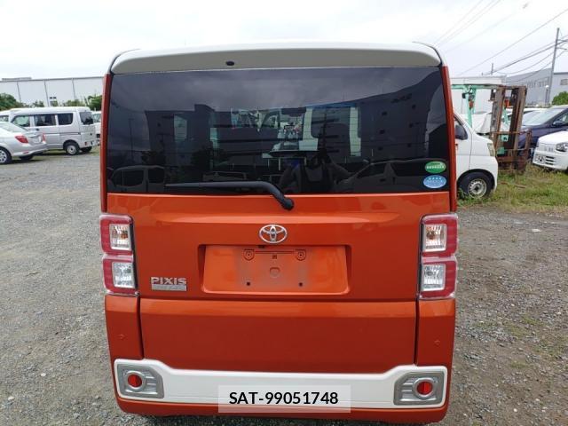 Toyota Pixis Mega 2017-09 8813834-3