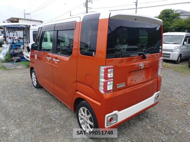 Toyota Pixis Mega 2017-09 8813834-4