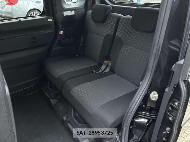 Toyota Pixis Mega 2020-03 8814494-9