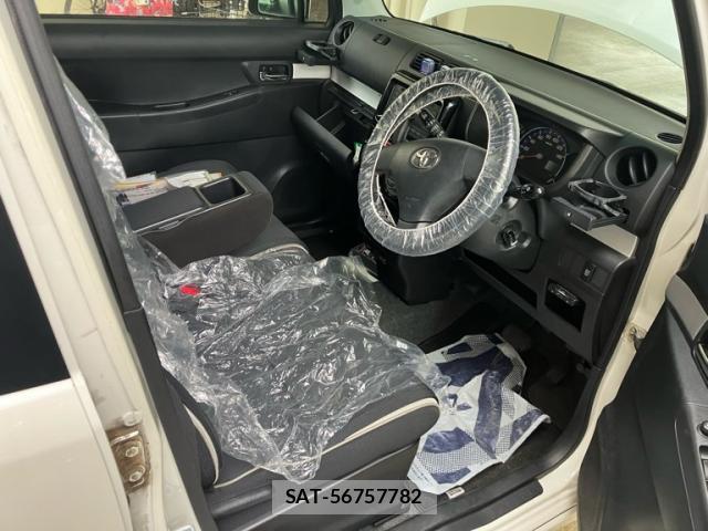 Toyota PIXIS SPACE 2012-11 8815258-11