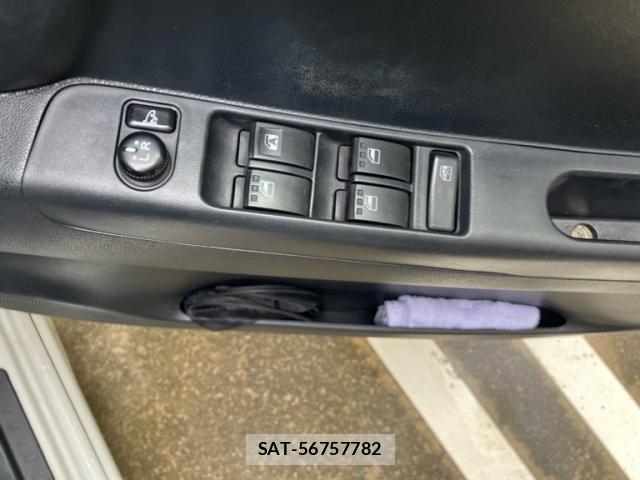 Toyota PIXIS SPACE 2012-11 8815258-15