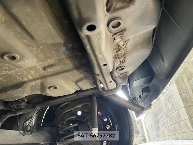 Toyota PIXIS SPACE 2012-11 8815258-3