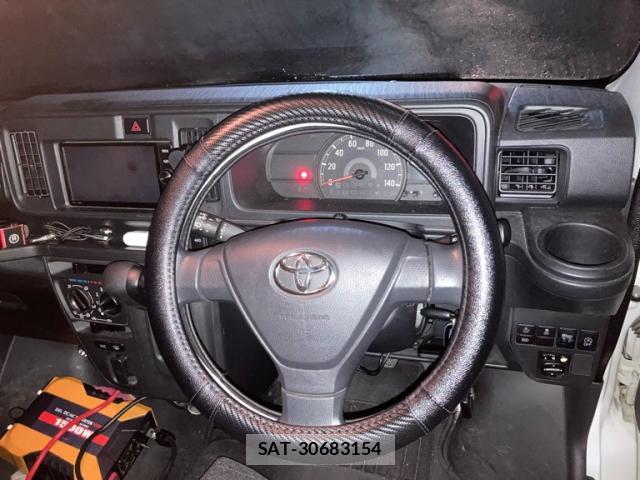 Toyota PIXIS VAN 2018-02 8817457-16
