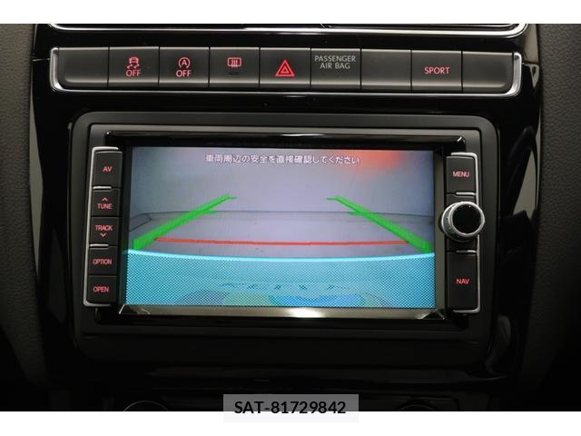 VolksWagen POLO 2016-06 8812102-7