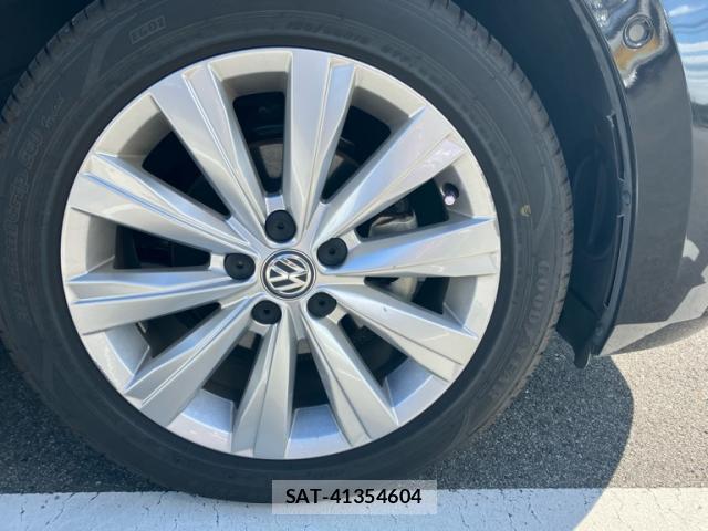 VolksWagen POLO 2019-01 8812392-4