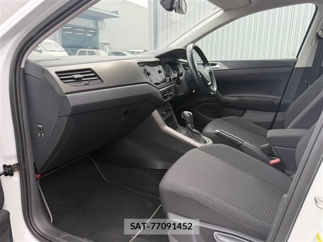 VolksWagen POLO 2019-07 8812752-11
