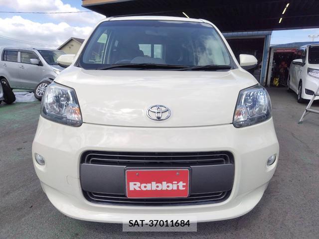 Toyota PORTE 2015-08 8817628-1