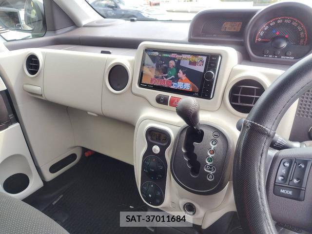 Toyota PORTE 2015-08 8817628-13