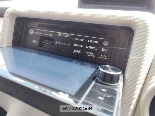Toyota PORTE 2015-08 8817628-16