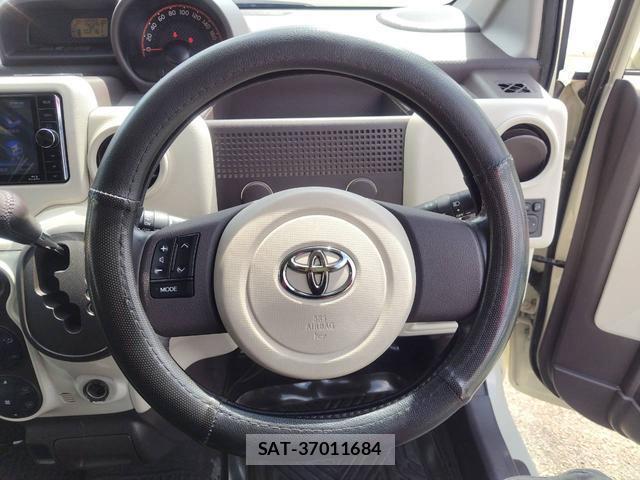 Toyota PORTE 2015-08 8817628-17