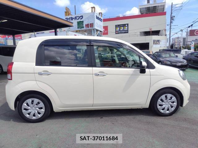 Toyota PORTE 2015-08 8817628-8