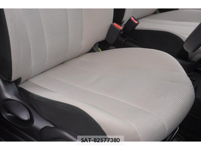 Mazda PREMACY 2017-03 8812042-5