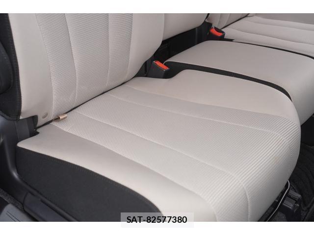 Mazda PREMACY 2017-03 8812042-6