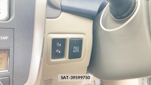 Toyota PREMIO 2012-10 8814754-17