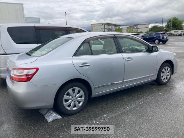 Toyota PREMIO 2012-10 8814754-2