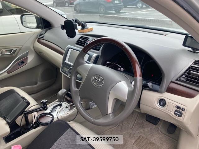 Toyota PREMIO 2012-10 8814754-6