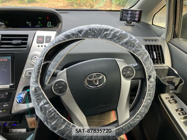 Toyota PRIUS ALPHA 2014-08 8812361-17