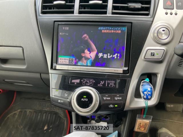 Toyota PRIUS ALPHA 2014-08 8812361-18