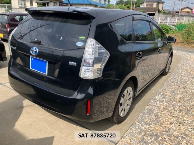 Toyota PRIUS ALPHA 2014-08 8812361-2
