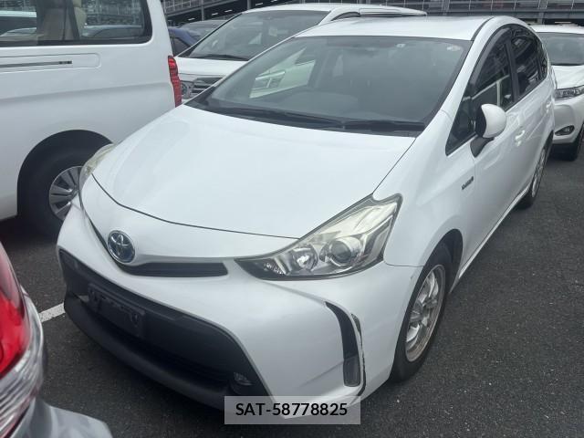 Toyota PRIUS ALPHA 2015-08 8812720-0