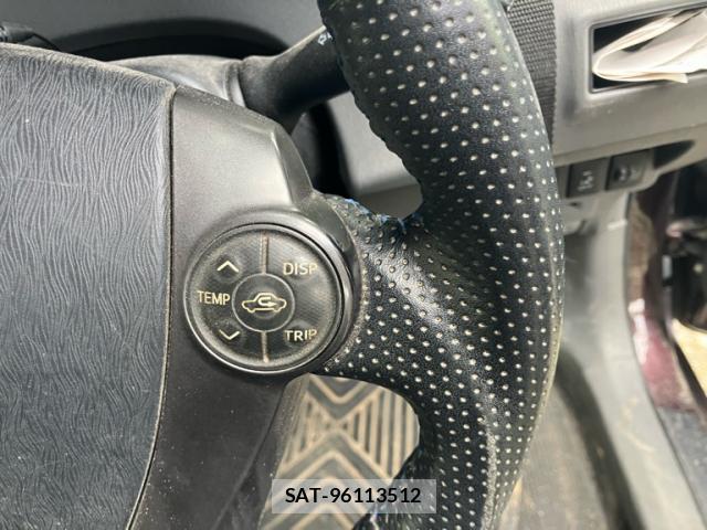 Toyota PRIUS ALPHA 2013-12 8813517-8