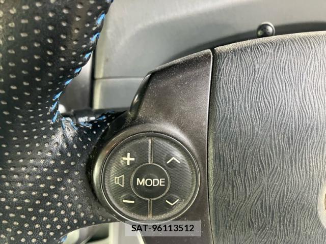 Toyota PRIUS ALPHA 2013-12 8813517-9
