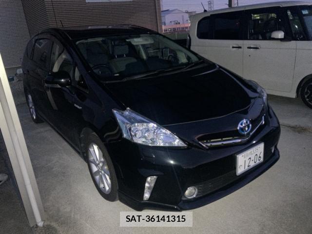 Toyota PRIUS ALPHA 2012-12 8813591-1