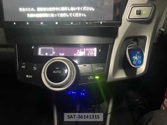 Toyota PRIUS ALPHA 2012-12 8813591-11