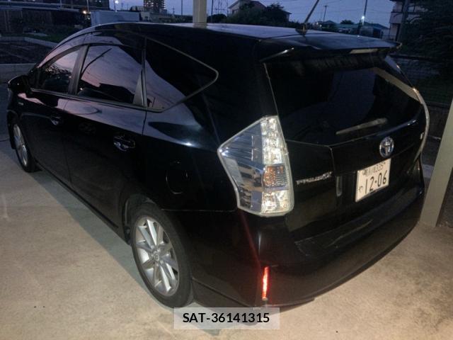 Toyota PRIUS ALPHA 2012-12 8813591-2