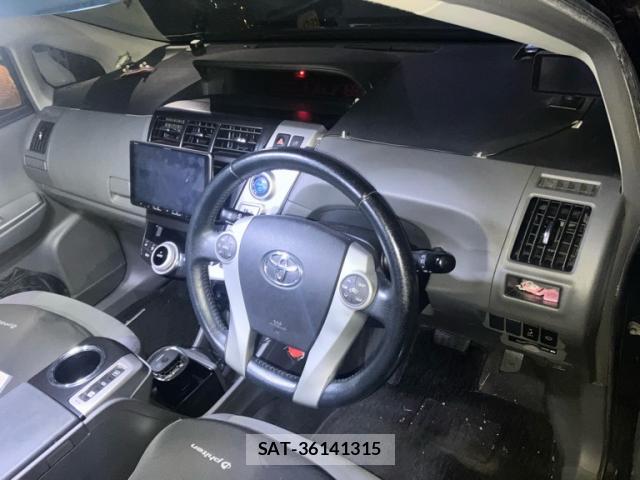 Toyota PRIUS ALPHA 2012-12 8813591-6